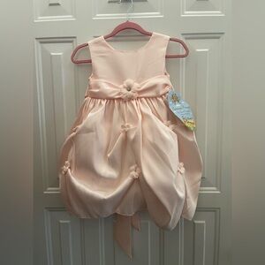 Heart Pattern And Peach Dress Size 2 Toddler Lot Of 2. Brand New And Never Worn.